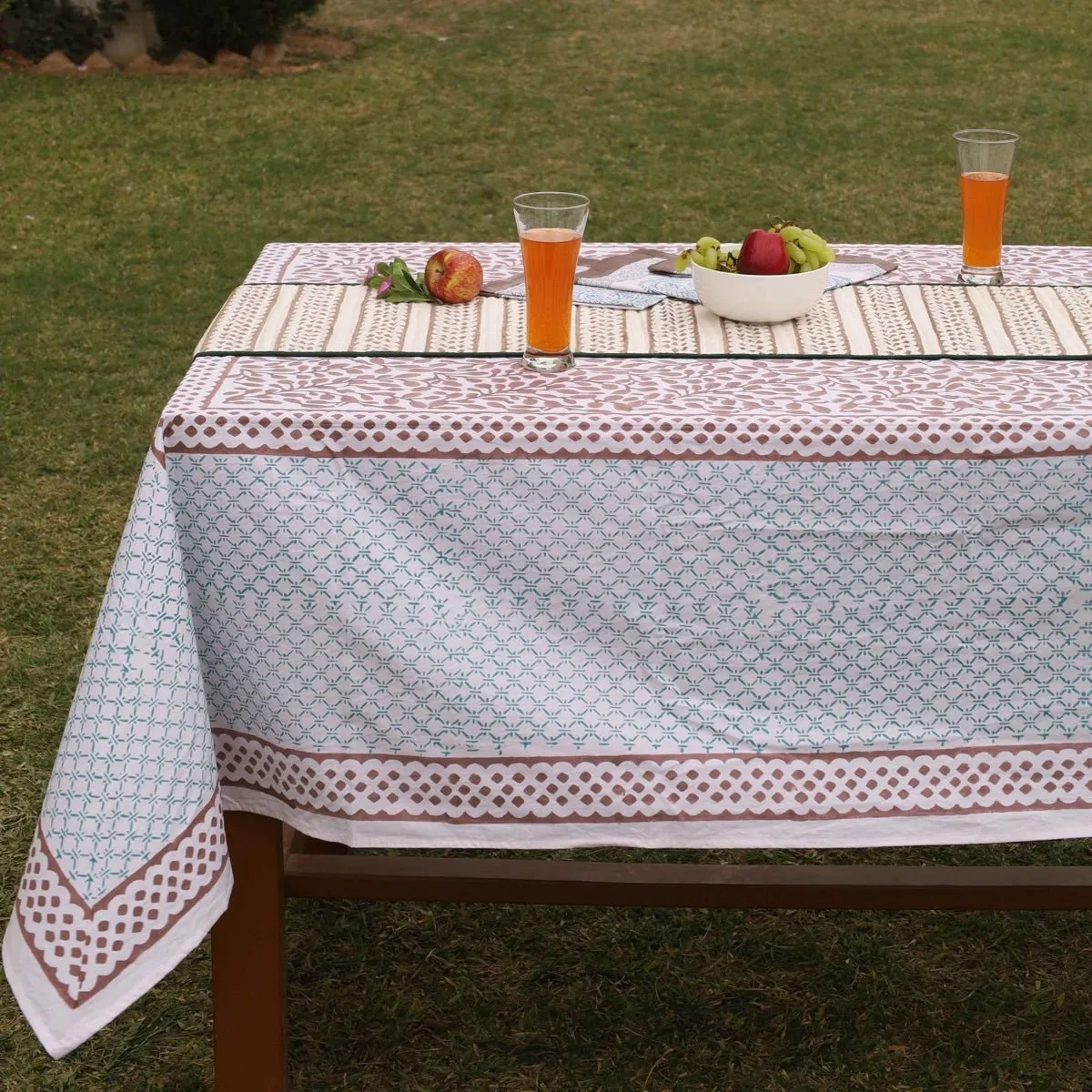 Abstract Leaf Brown and White Table Cover